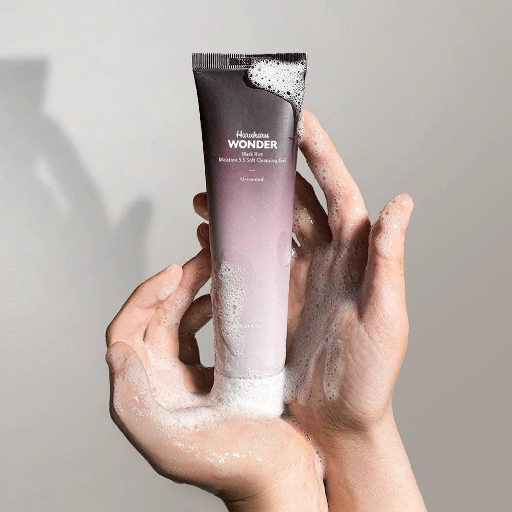 Black Rice Moisture 5.5 Soft Cleansing Gel - 100 ml